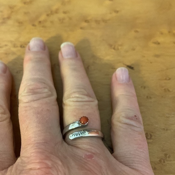 Sterling silver ring with coral stone. - Picture 5 of 5